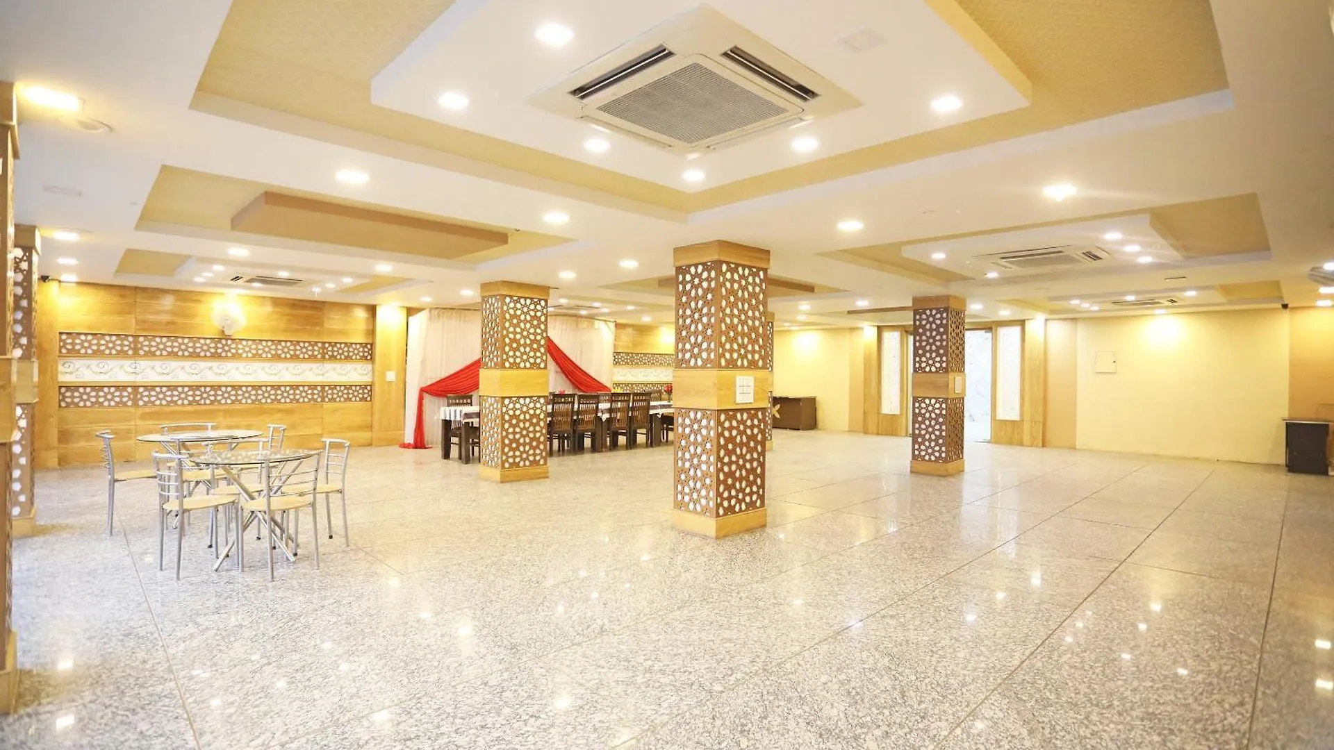 Hotel O Shanti Palace Agra  3*, Agra (Uttar Pradesh) India